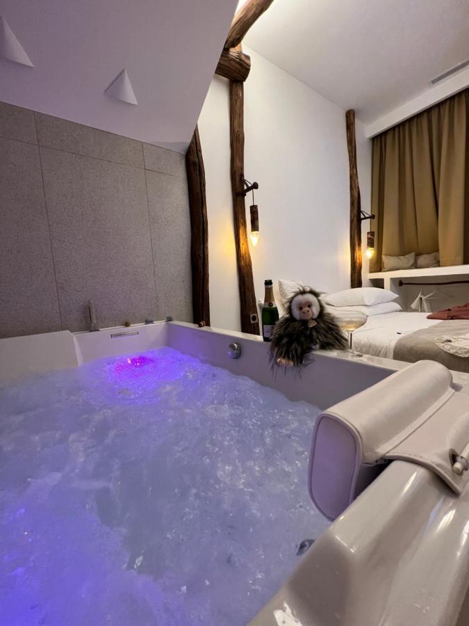 Tamarin & Capucin Suite Balneo Aubagne Zewnętrze zdjęcie